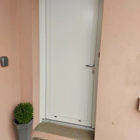 Studio 6 Le Boupere Exterior photo